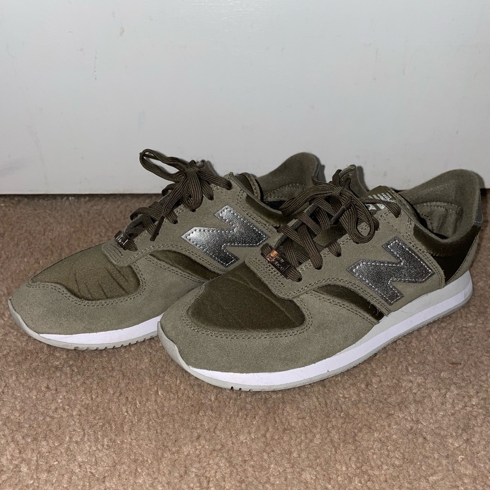 New Balance 420 Sneakers